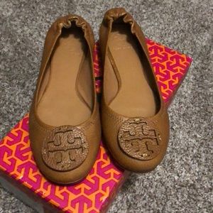 Tory Burch royal Tan ballerina flat never worn